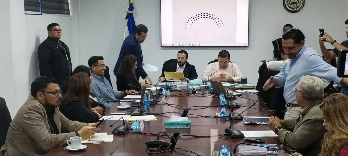 INABVE asumirá la administración del programa de pensión básica universal en El Salvador
