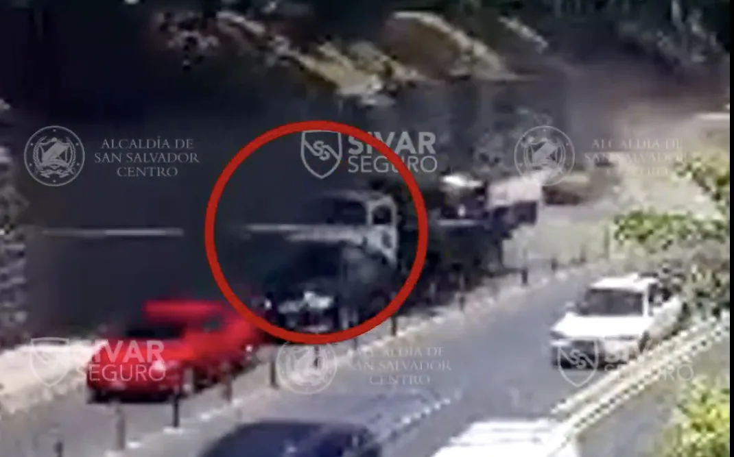 Camión de carga pierde el control en el Bulevar Los Próceres: incidente genera alerta vial